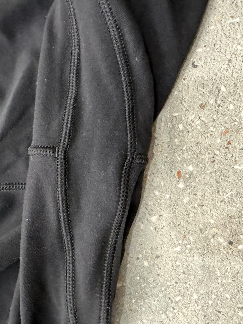 Vuori AllTheForm Legging - Short 22” - Picture 6 of 6